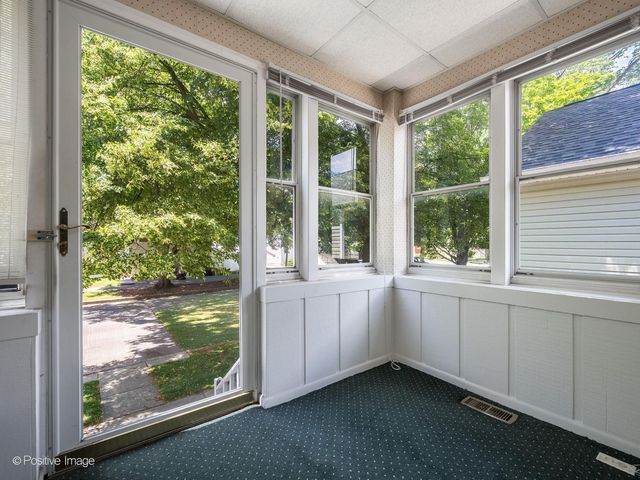 11215 S Sawyer Avenue, Chicago, IL 60655