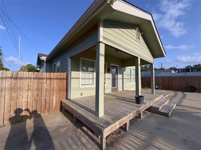 716 74th Street, Houston, TX 77011