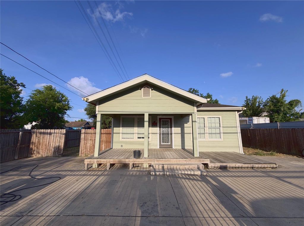 716 74th Street, Houston, TX 77011