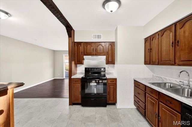 1865 Clover Lane, Florissant, MO 63031