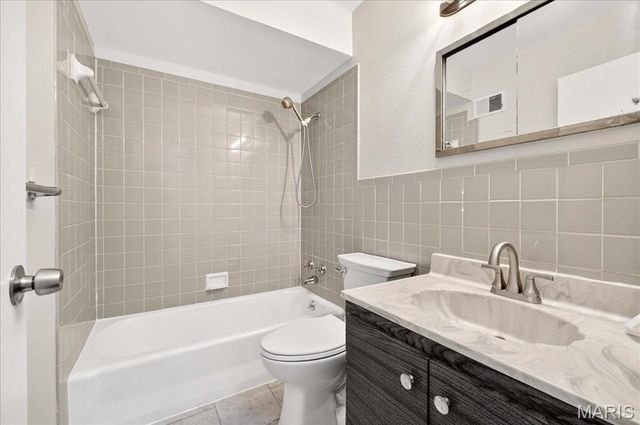 1865 Clover Lane, Florissant, MO 63031