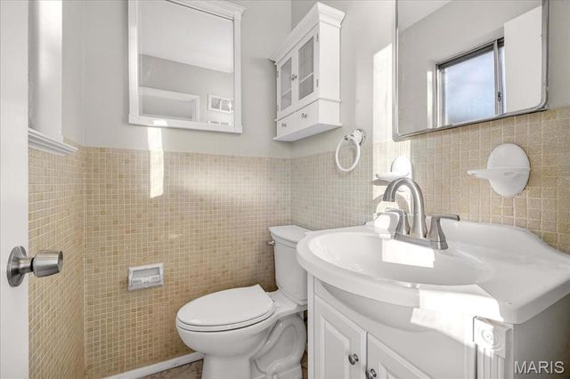 1865 Clover Lane, Florissant, MO 63031