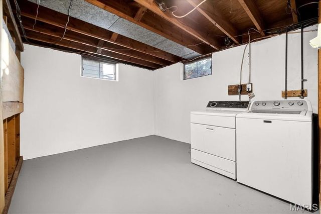 1865 Clover Lane, Florissant, MO 63031