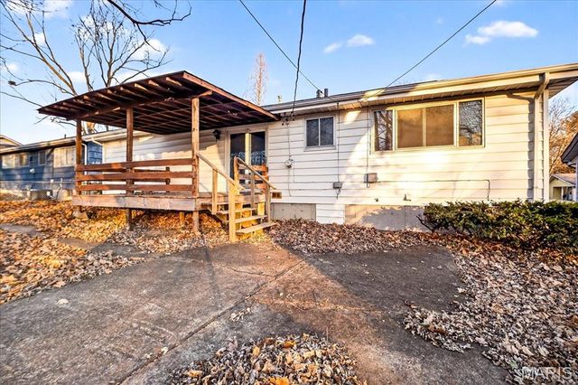 1865 Clover Lane, Florissant, MO 63031