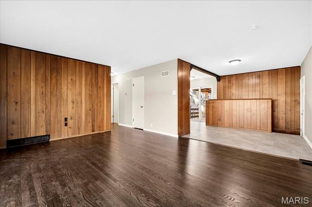 1865 Clover Lane, Florissant, MO 63031