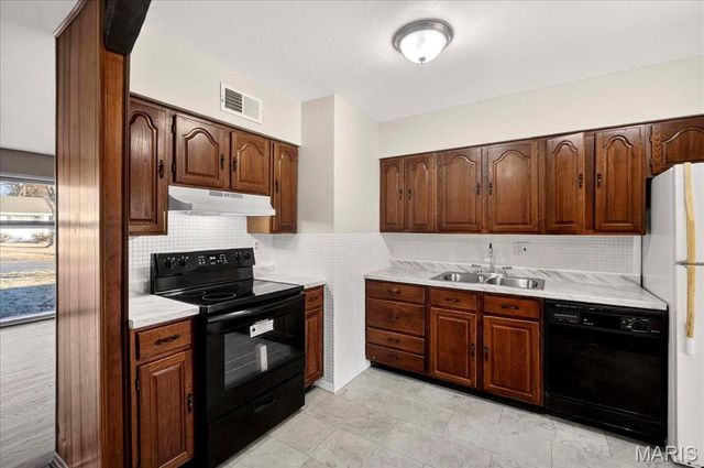 1865 Clover Lane, Florissant, MO 63031