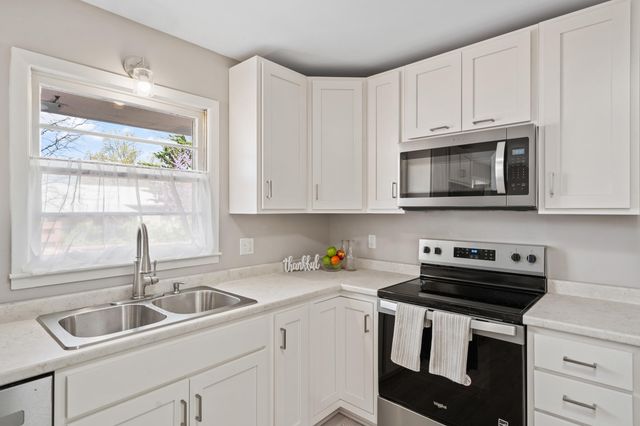 1103 SIOUX DR, Fulton, MO 65251