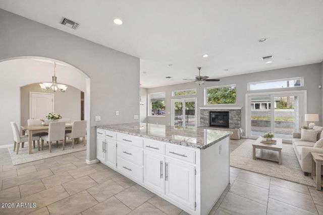 702 W Why Worry Lane, Phoenix, AZ 85021