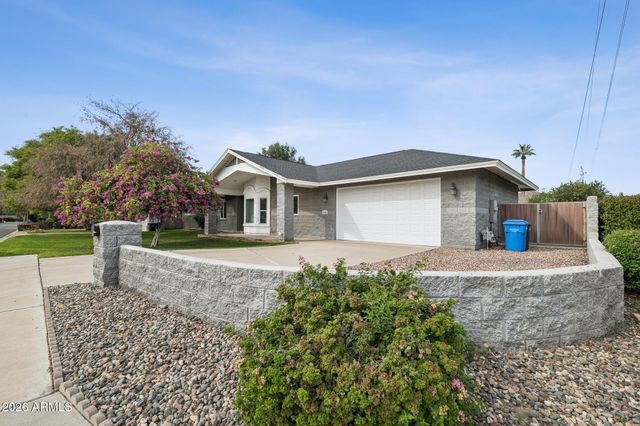 702 W Why Worry Lane, Phoenix, AZ 85021