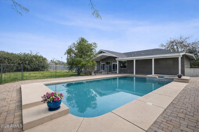 702 W Why Worry Lane, Phoenix, AZ 85021