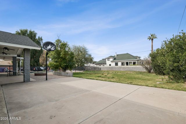 702 W Why Worry Lane, Phoenix, AZ 85021