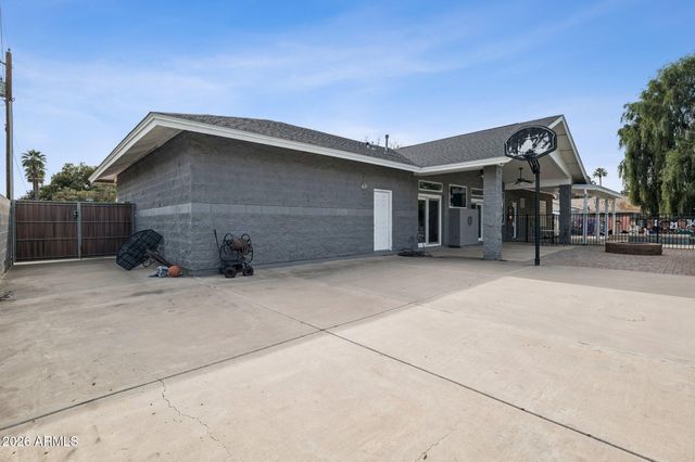 702 W Why Worry Lane, Phoenix, AZ 85021