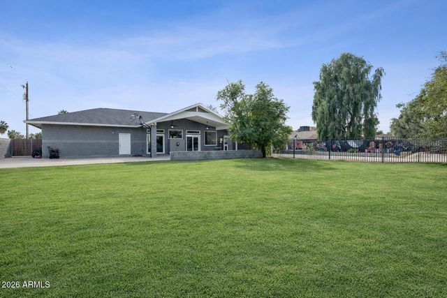 702 W Why Worry Lane, Phoenix, AZ 85021