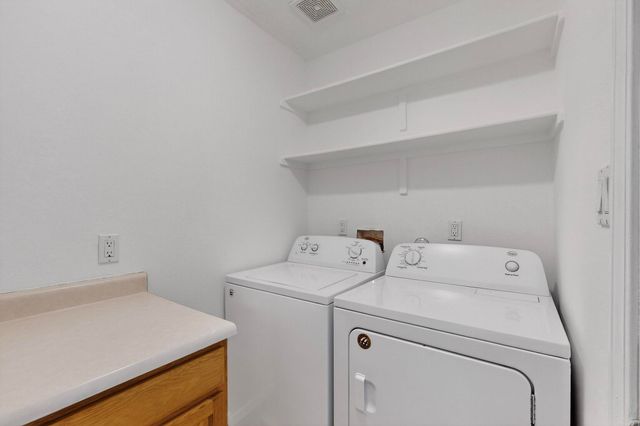 2784 MANITOU SPRINGS Drive SE, Rio Rancho, NM 87124