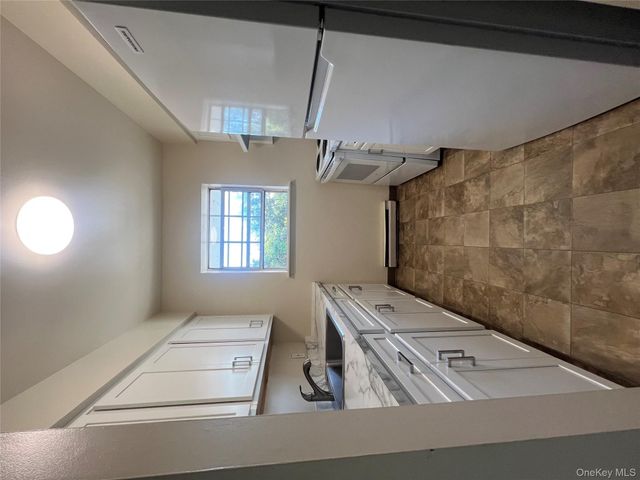 33 Oak Street 41-12, Walden, NY 12586