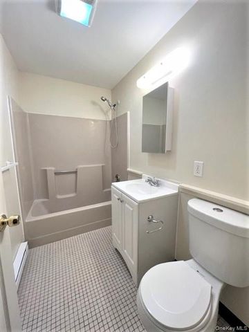 33 Oak Street 41-12, Walden, NY 12586