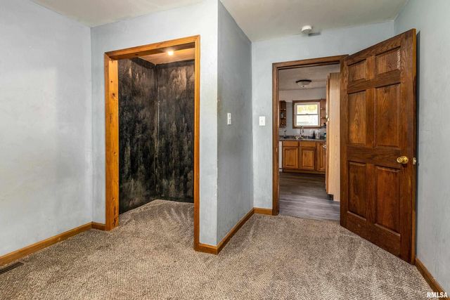 320 FRANKLIN Avenue, Orient, IL 62874