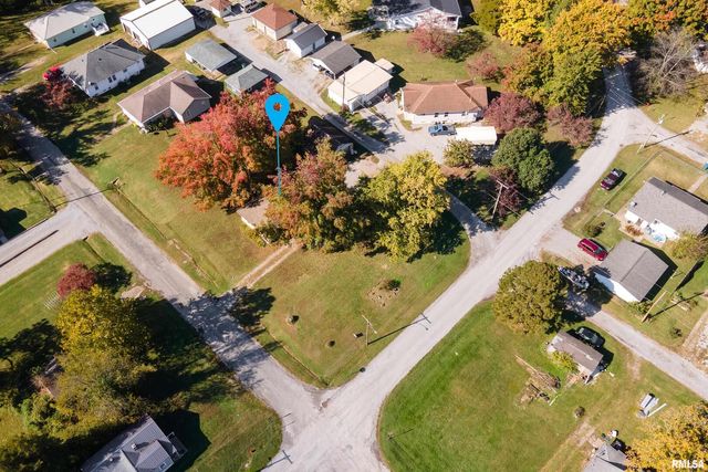 320 FRANKLIN Avenue, Orient, IL 62874