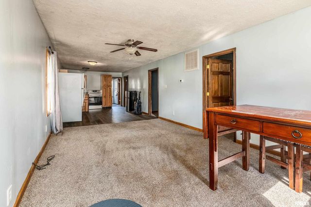 320 FRANKLIN Avenue, Orient, IL 62874