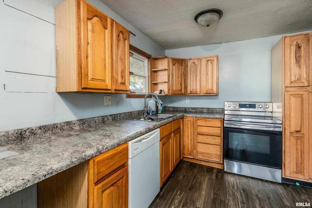 320 FRANKLIN Avenue, Orient, IL 62874