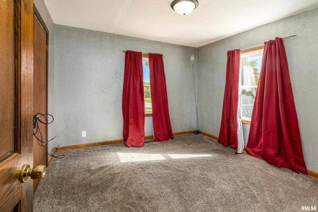 320 FRANKLIN Avenue, Orient, IL 62874