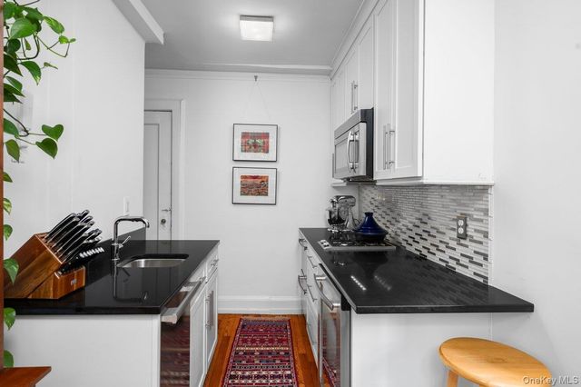 2 Westchester Ave 3N, White Plains, NY 10601