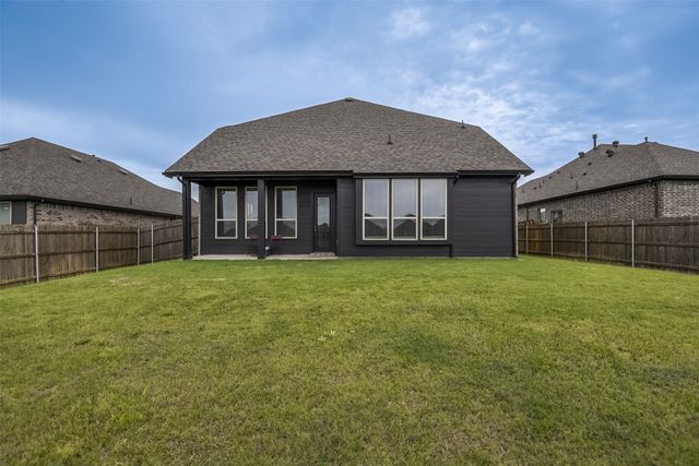 424 Burrow Drive, Waxahachie, TX 75167