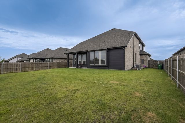 424 Burrow Drive, Waxahachie, TX 75167