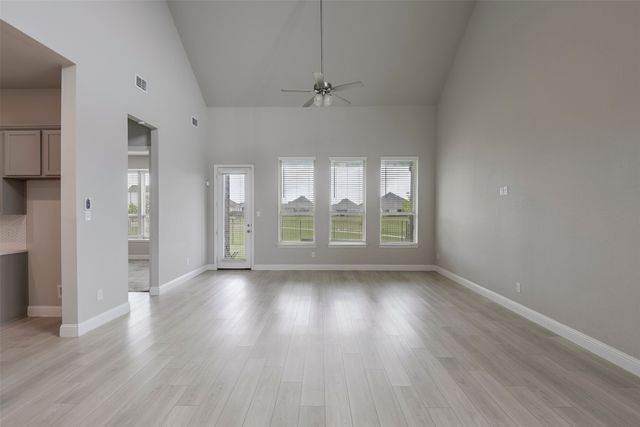 424 Burrow Drive, Waxahachie, TX 75167