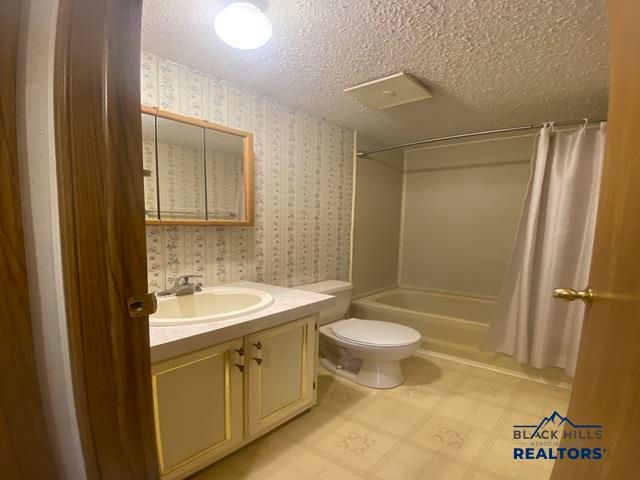 12662 ROBINS ROOST RD, Hill City, SD 57745