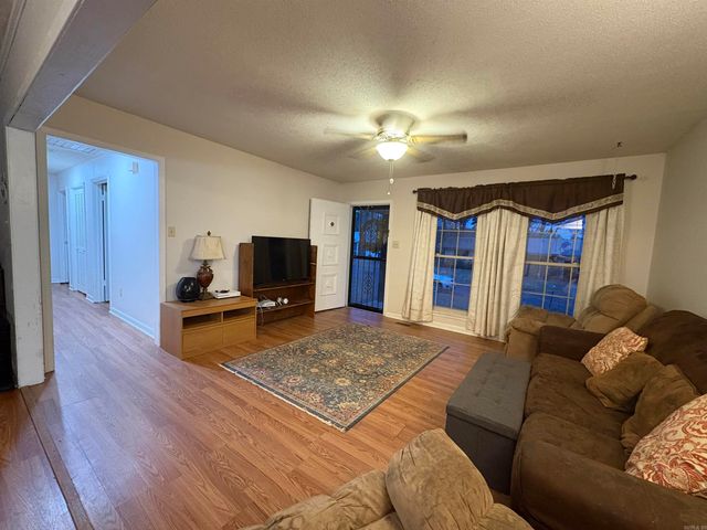 64 Mohawk, Searcy, AR 72143