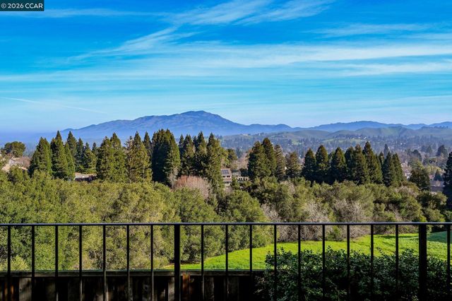 1819 Mockingbird Pl, Danville, CA 94526