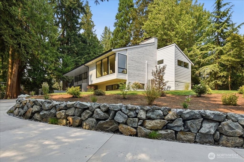 Image 25 of property listing at 836 NW Richmond Beach Road, Shoreline, WA 98177