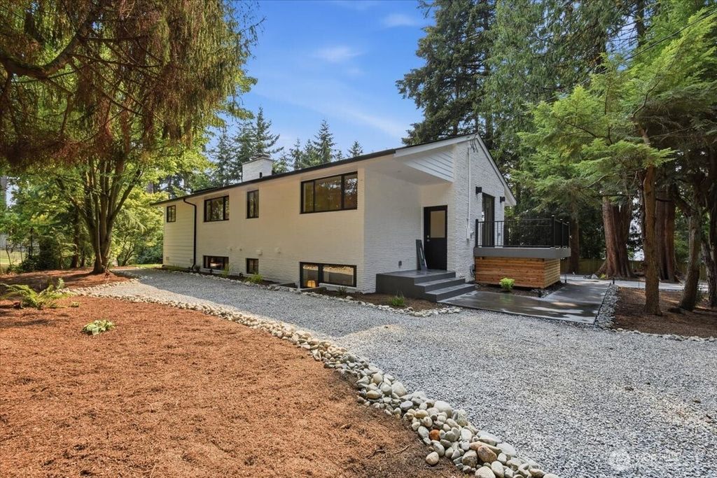 Image 26 of property listing at 836 NW Richmond Beach Road, Shoreline, WA 98177