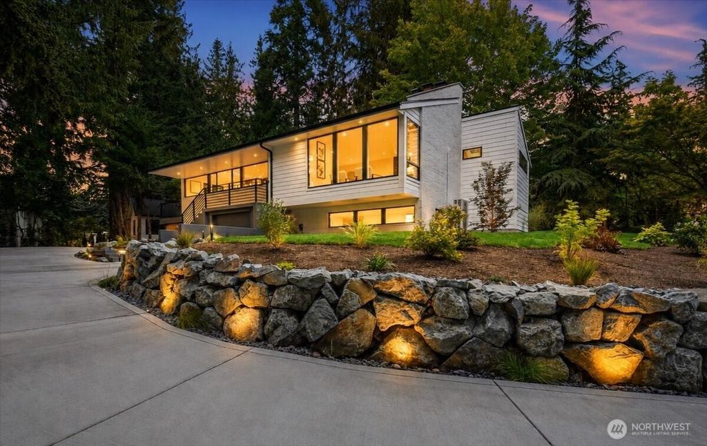 Image 28 of property listing at 836 NW Richmond Beach Road, Shoreline, WA 98177