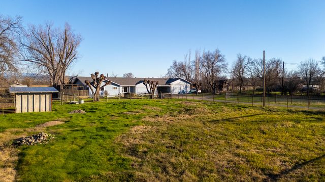 3721 Drybread Road, Cottonwood, CA 96022
