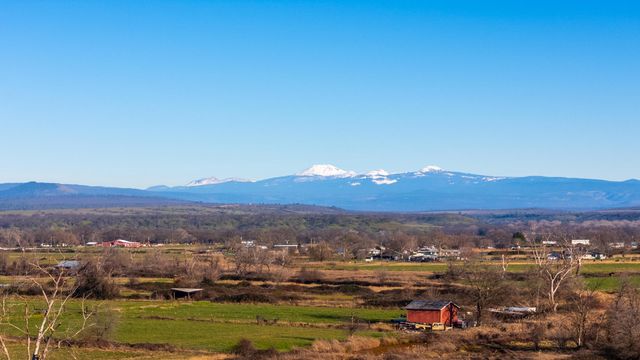 3721 Drybread Road, Cottonwood, CA 96022