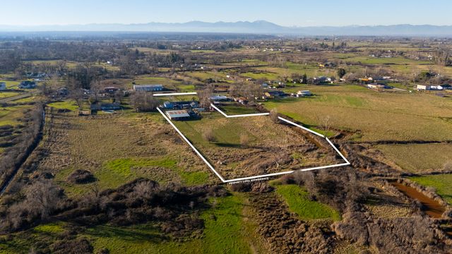 3721 Drybread Road, Cottonwood, CA 96022