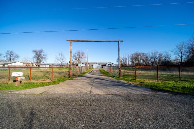 3721 Drybread Road, Cottonwood, CA 96022