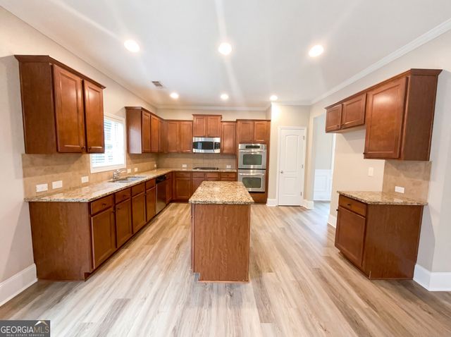 1220 Edgebrook Lane, Snellville, GA 30078