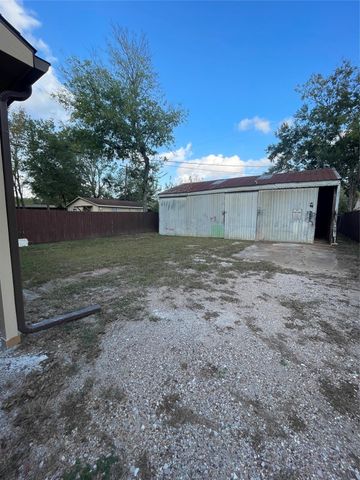 511 Wafer Street, Pasadena, TX 77506