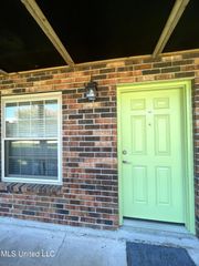 1550 E 2nd Street, 89, Pass Christian, MS 39571