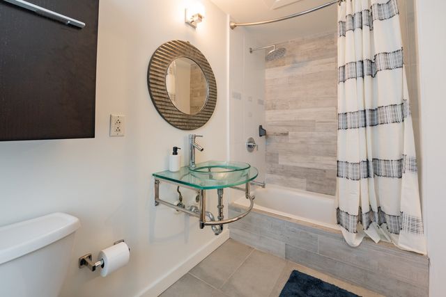 239 Rep John Lewis Way N Apt 300, Nashville, TN 37219