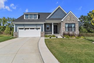 628 Pine Circle, Ann Arbor, MI 48105
