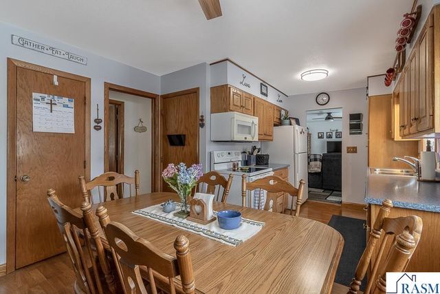 608 SW 1st Street, Madelia, MN 56062