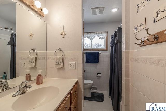 608 SW 1st Street, Madelia, MN 56062