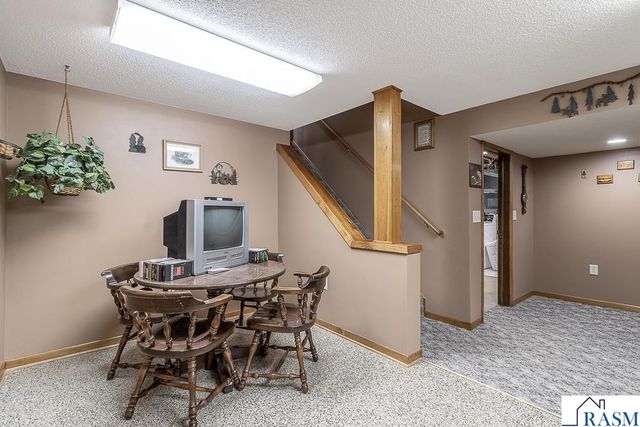 608 SW 1st Street, Madelia, MN 56062