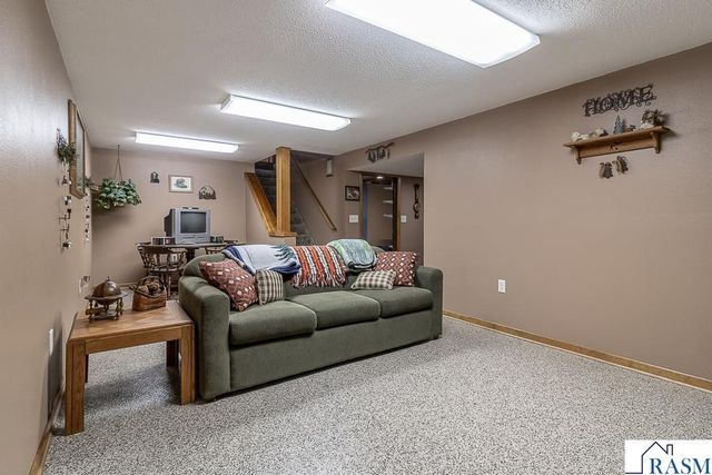 608 SW 1st Street, Madelia, MN 56062