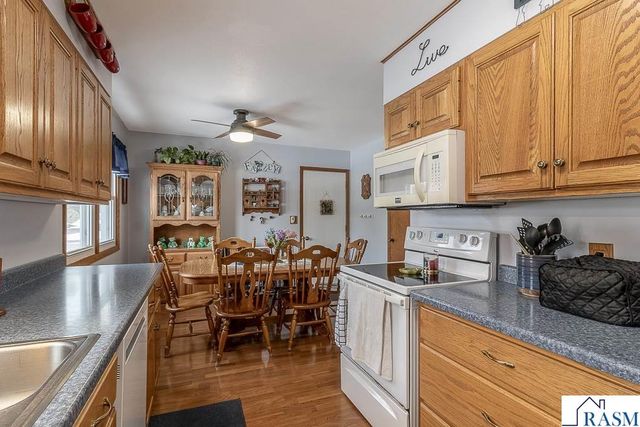 608 SW 1st Street, Madelia, MN 56062