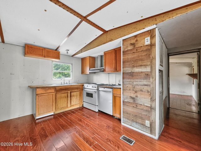 4159 9th Street SE, Boiling Spring Lakes, NC 28461